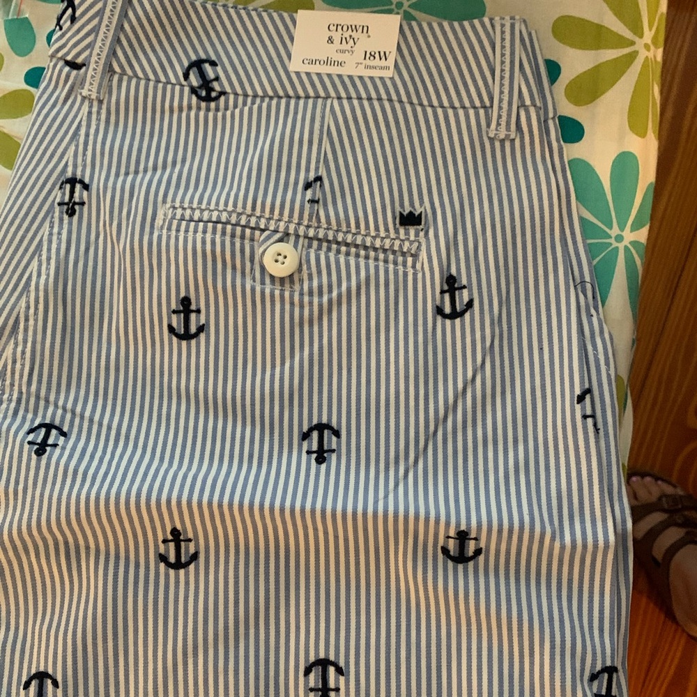 Crown and Ivy BNWT shorts 18w